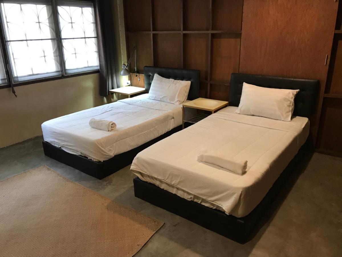 Boundary Hostel And Cafe Surat Thani Exterior photo